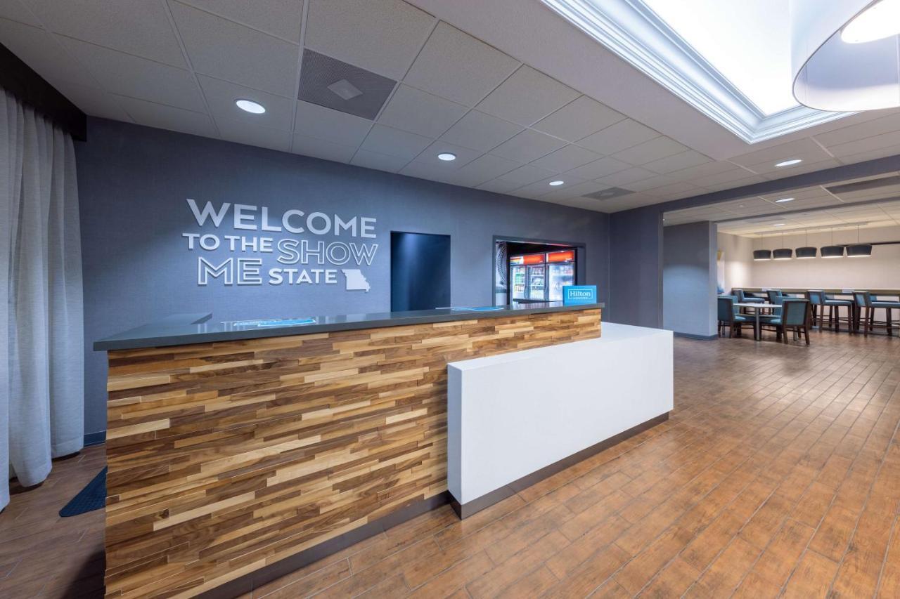 Hampton Inn Saint Robert Zewnętrze zdjęcie